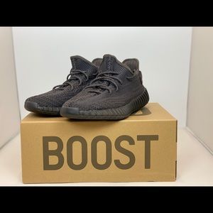 YEEZY Boost 350 V2 Black Non Reflective Size 10.5